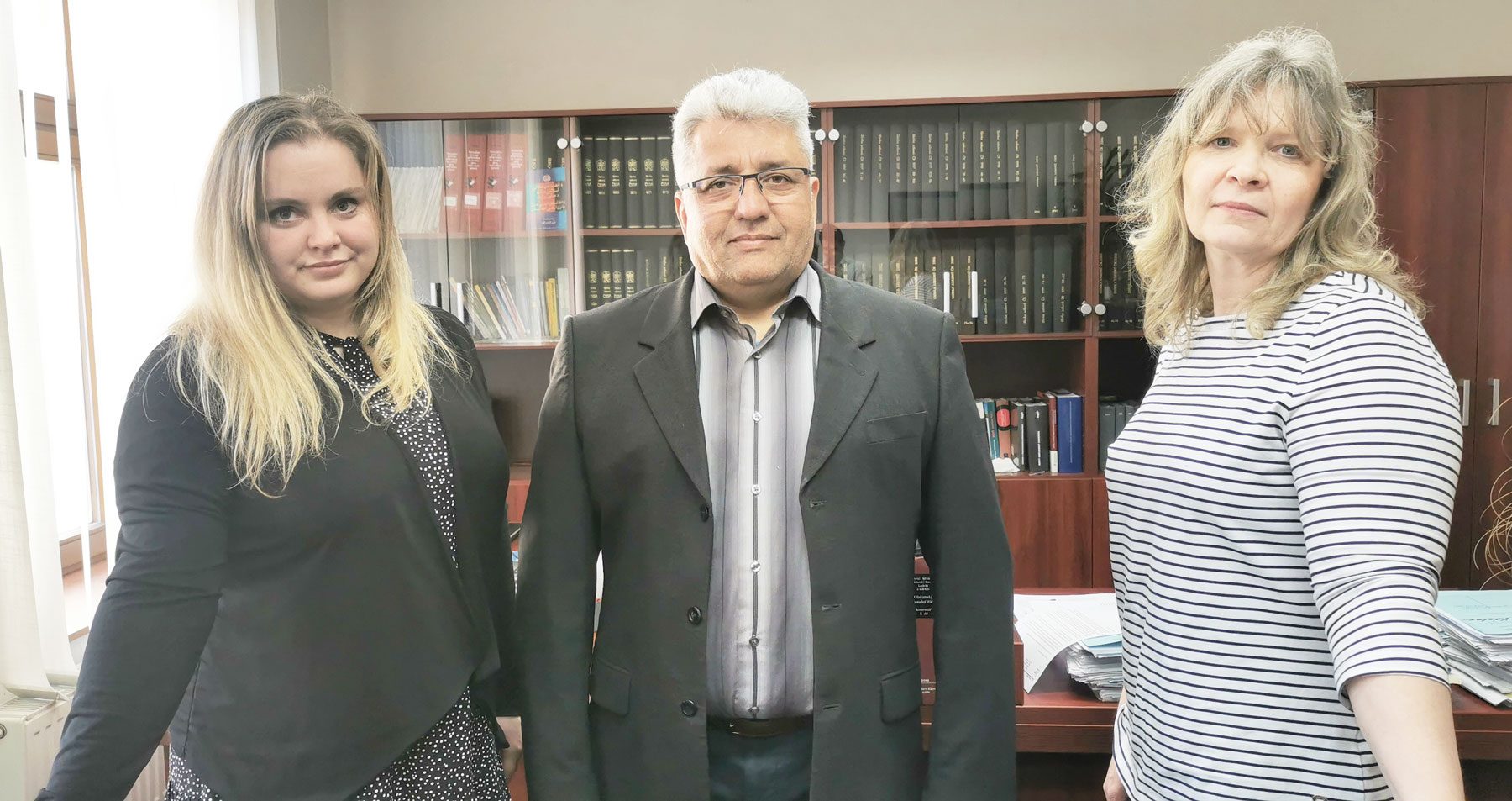 Mgr. Farid Alizey s týmem v advokátní kanceláři